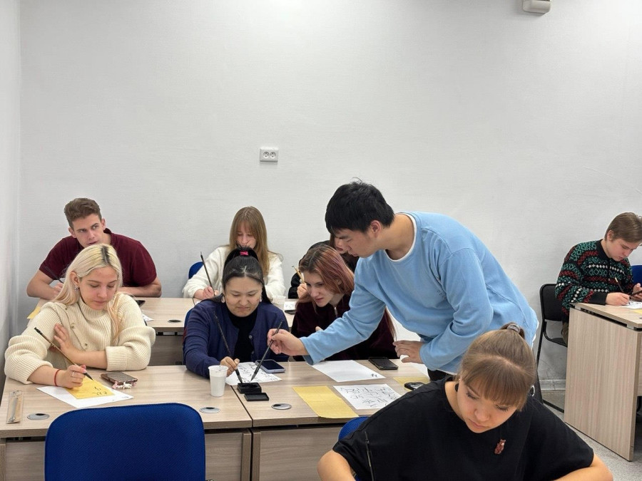 В Бийском филиале АлтГПУ прошёл отборочный этап конкурса китайской каллиграфии