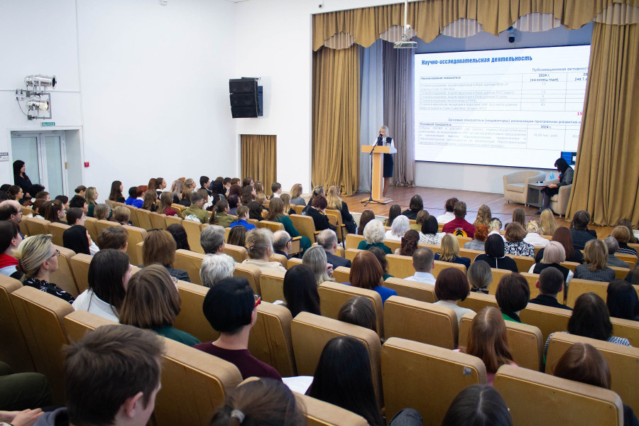 11 декабря в Университете Шукшина состоялось торжественное заседание Ученого совета, где директор Бийского филиала им. В.М. Шукшина выступила с подробным докладом, подводящим итоги прошедшего учебного года