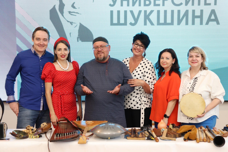 «Фольклор — это современно. Это душевно и это — от души»